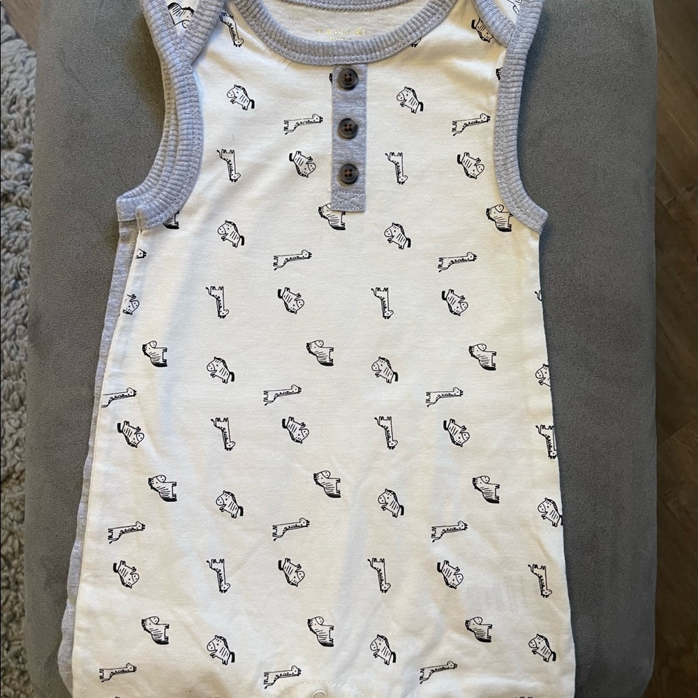 Rompers - Picture 2 of 3